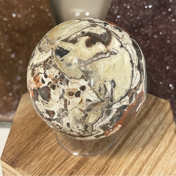 Money Agate Sphere 52mm - Picture 4 of 8